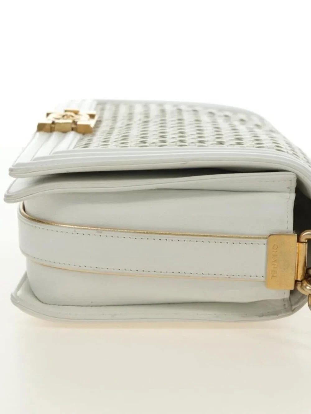 CHANEL Chain Boy Chanel Shoulder Bag Leather White Gold CC Auth ka4428V